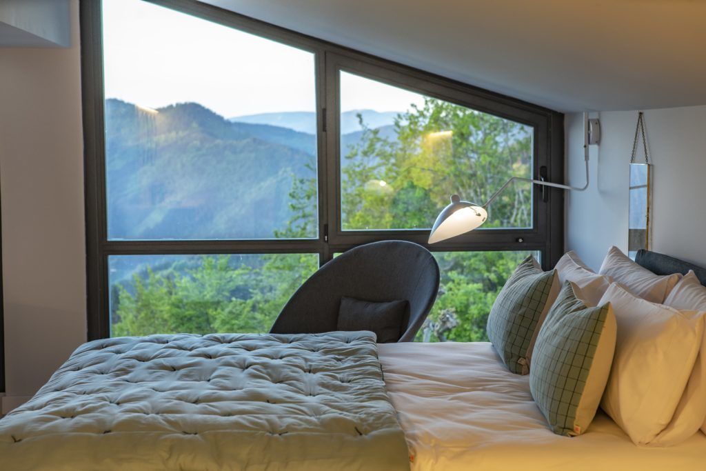 Suite, Mountain View | Premium bedding, down comforters, Select Comfort beds, desk