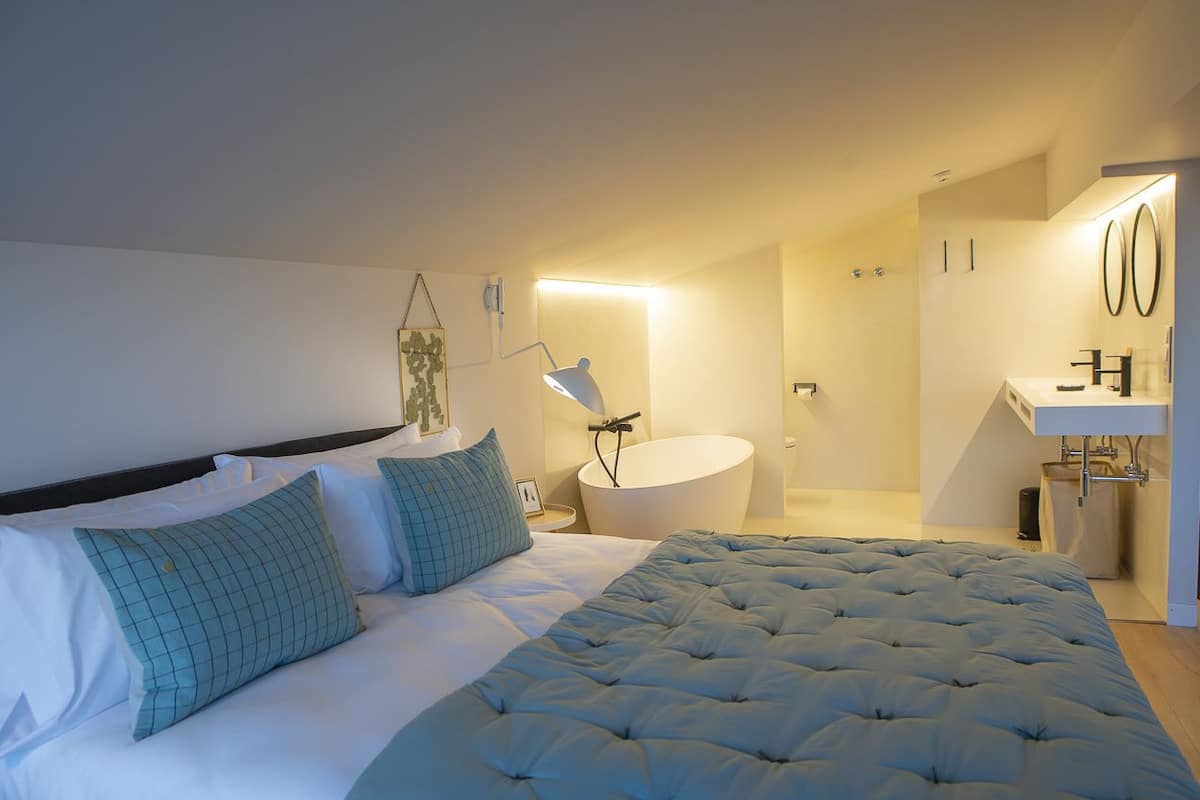 Suite, Mountain View