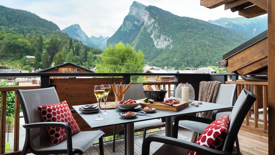 MGM Hôtels & Résidences – Hôtel Les Suites d’Alexane