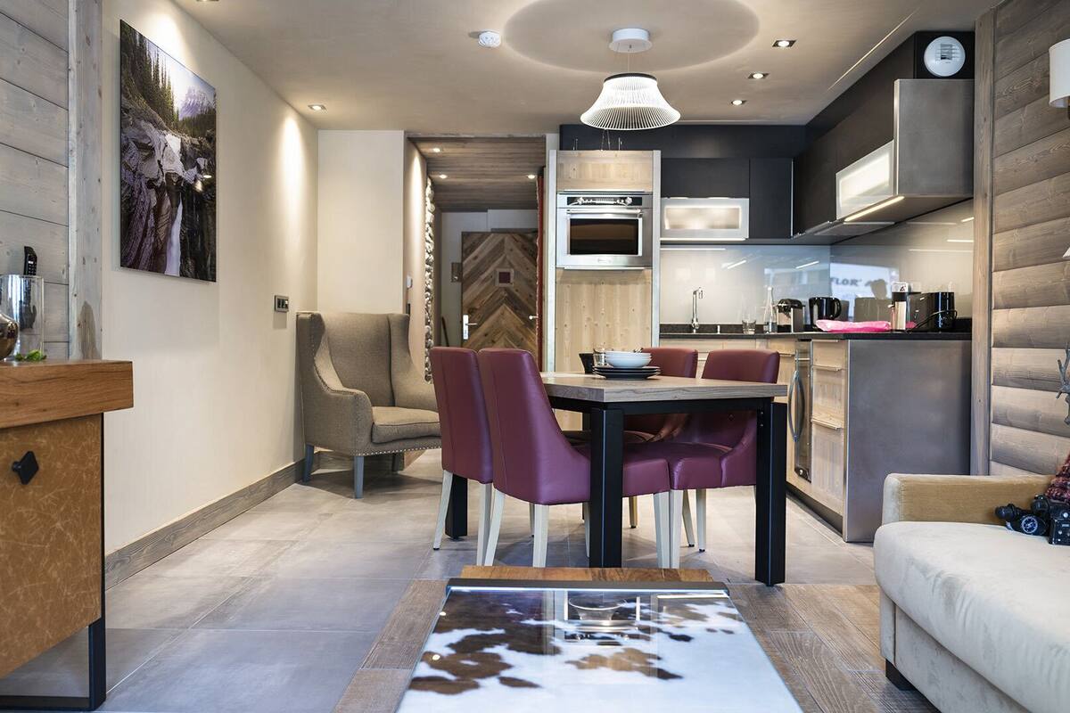 family apartment | living area | 50-cm flat-screen tv with digital channels, heated floors