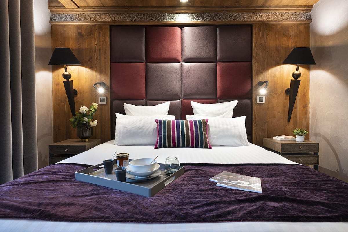 family suite | 2 bedrooms, in-room safe, blackout curtains, soundproofing