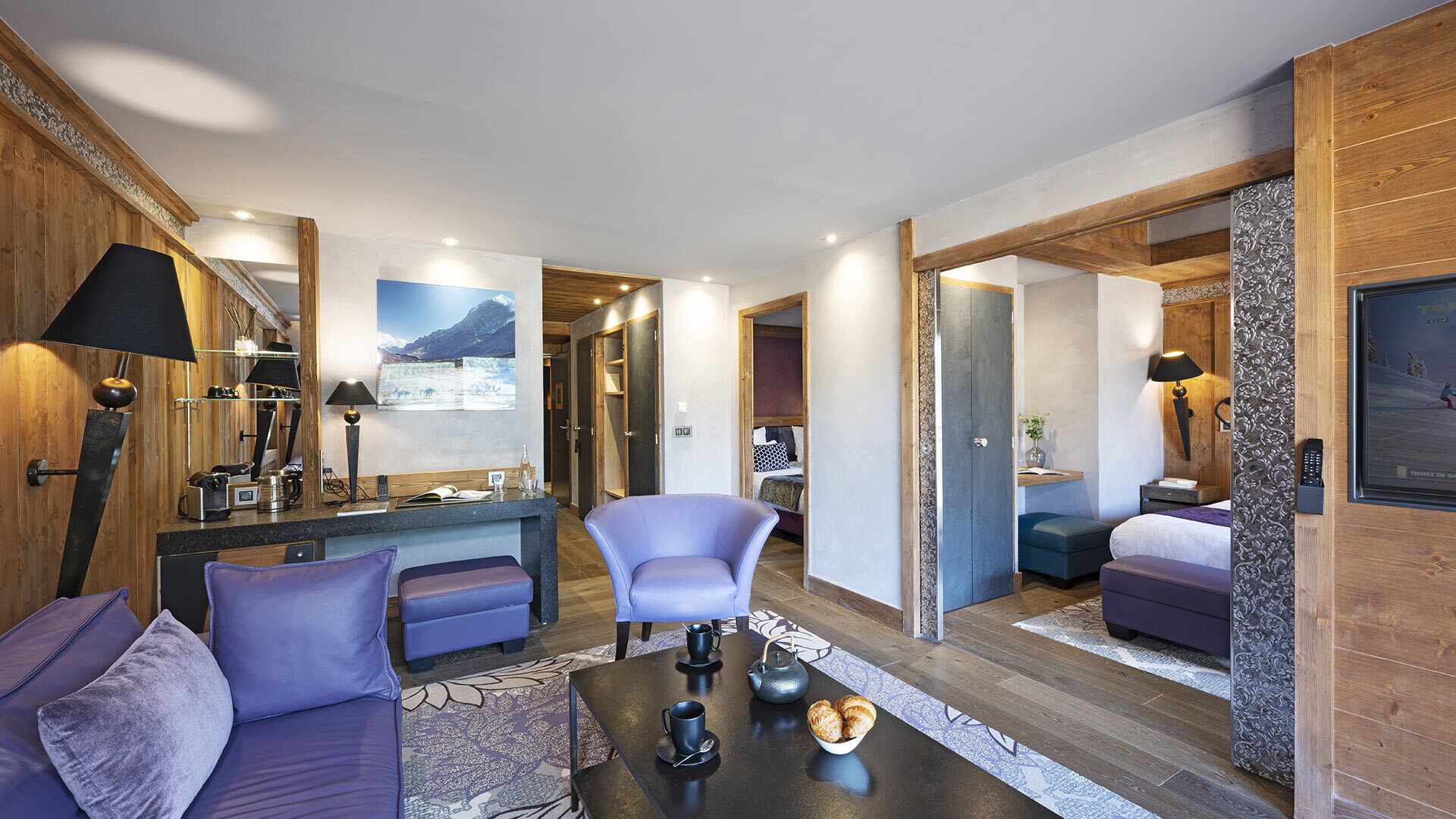 comfort suite | living area | 50-cm flat-screen tv with digital channels, heated floors