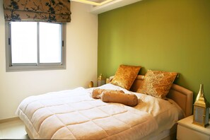 3 bedrooms, iron/ironing board, cots/infant beds, free WiFi - Luxury With Stunning View And Parking (Ramat Gan)