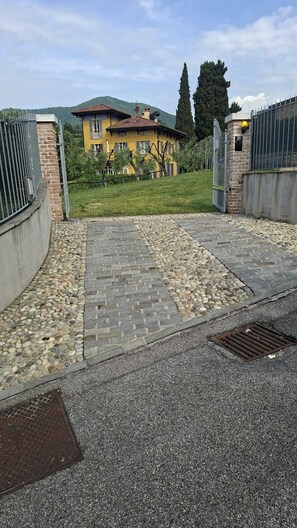 Parcheggio non assistito gratuito
