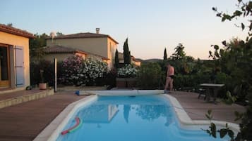 Seasonal outdoor pool