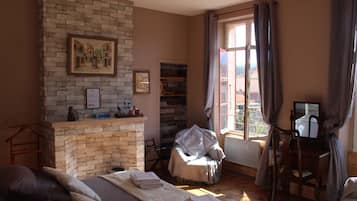 高級雙人房, 私人浴室, 花園景 (Chambre Canigó) | 熨斗/熨衫板、免費 Wi-Fi、床單