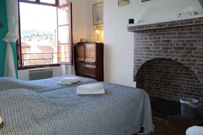 標準雙人房, 私人浴室, 山景 (Chambre Aqua) | 熨斗/熨衣板、免費無線上網、床單