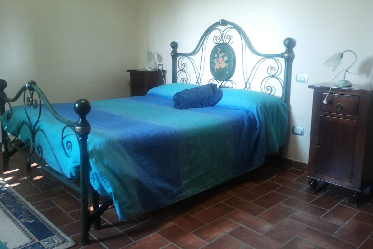 Individually decorated, individually furnished, soundproofing, free WiFi