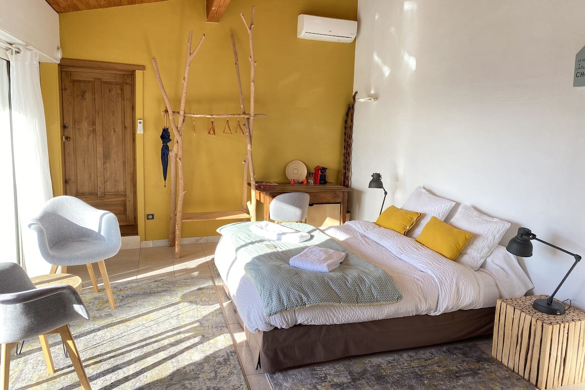 1 bedroom, minibar, individually decorated, individually furnished