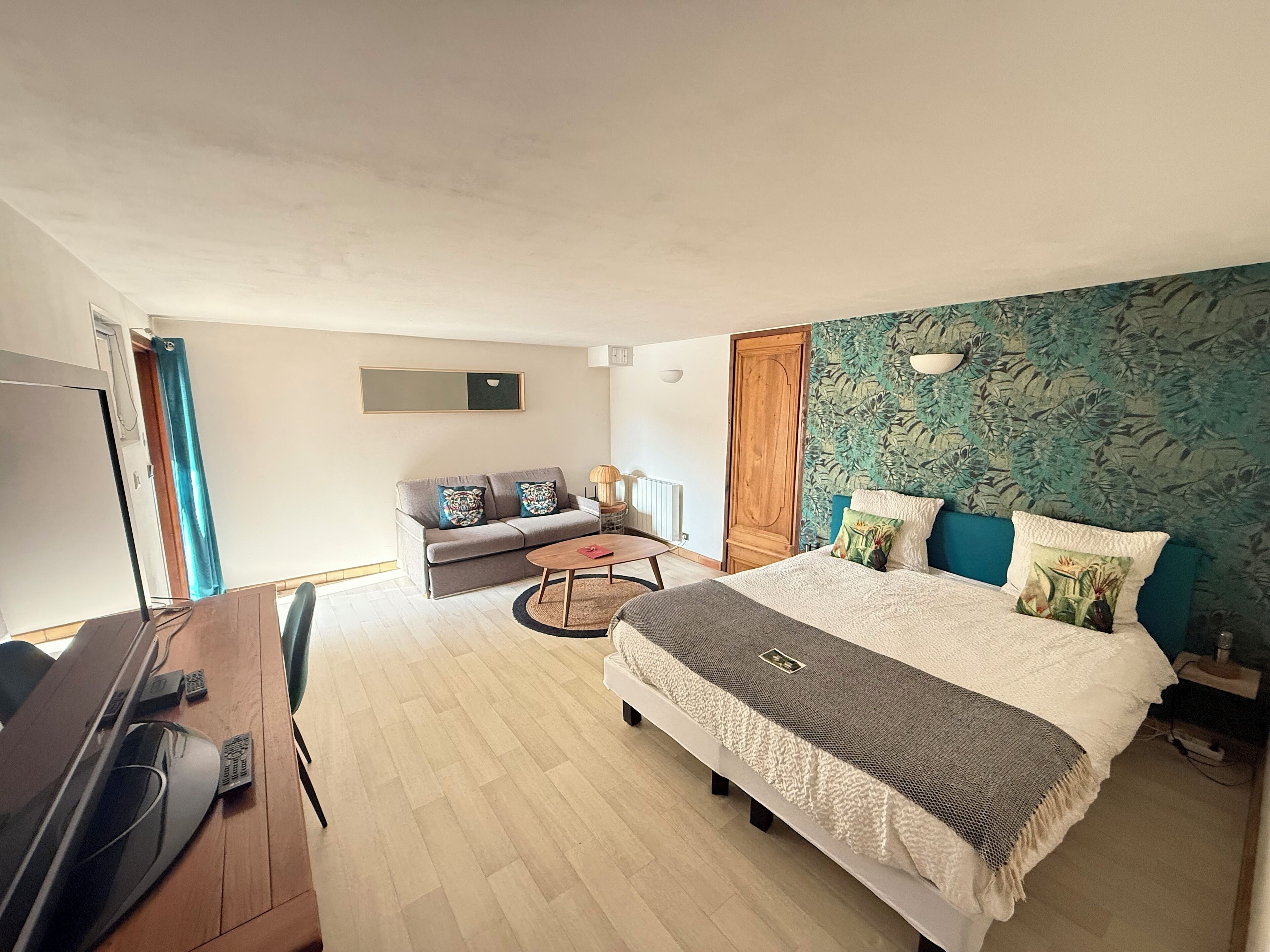 Chambre Quadruple (Les Mûriers) | 1 chambre, minibar, décoration personnalisée, ameublement personnalisé