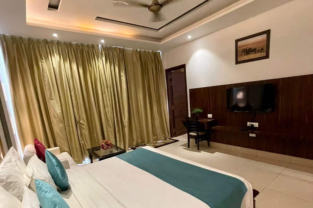 Premium Room, Non Smoking | 1 bedroom, Egyptian cotton sheets, premium bedding, soundproofing