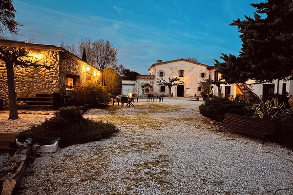 Mặt tiền nơi lưu trú