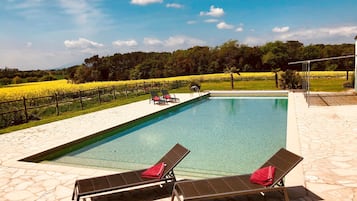 Piscine extérieure (ouverte en saison)
