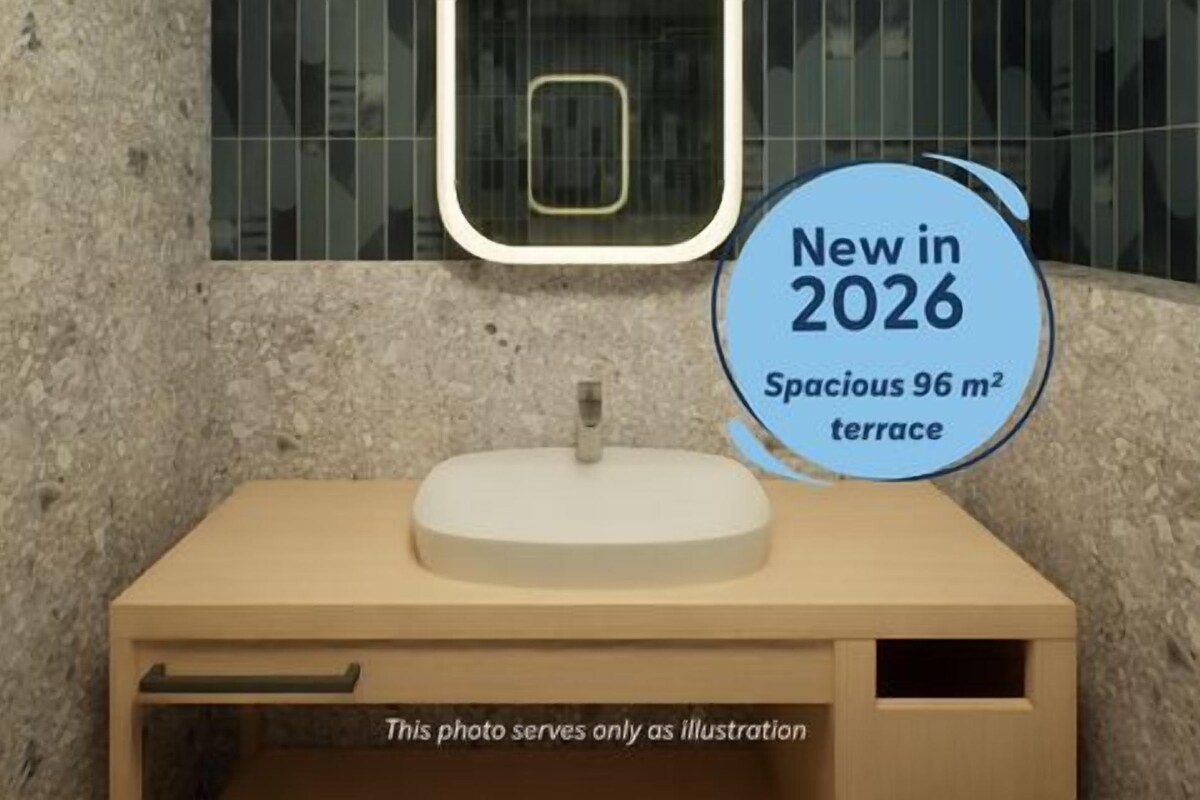 Premium family suite, terrace | Bathroom | Free toiletries, hair dryer, towels
