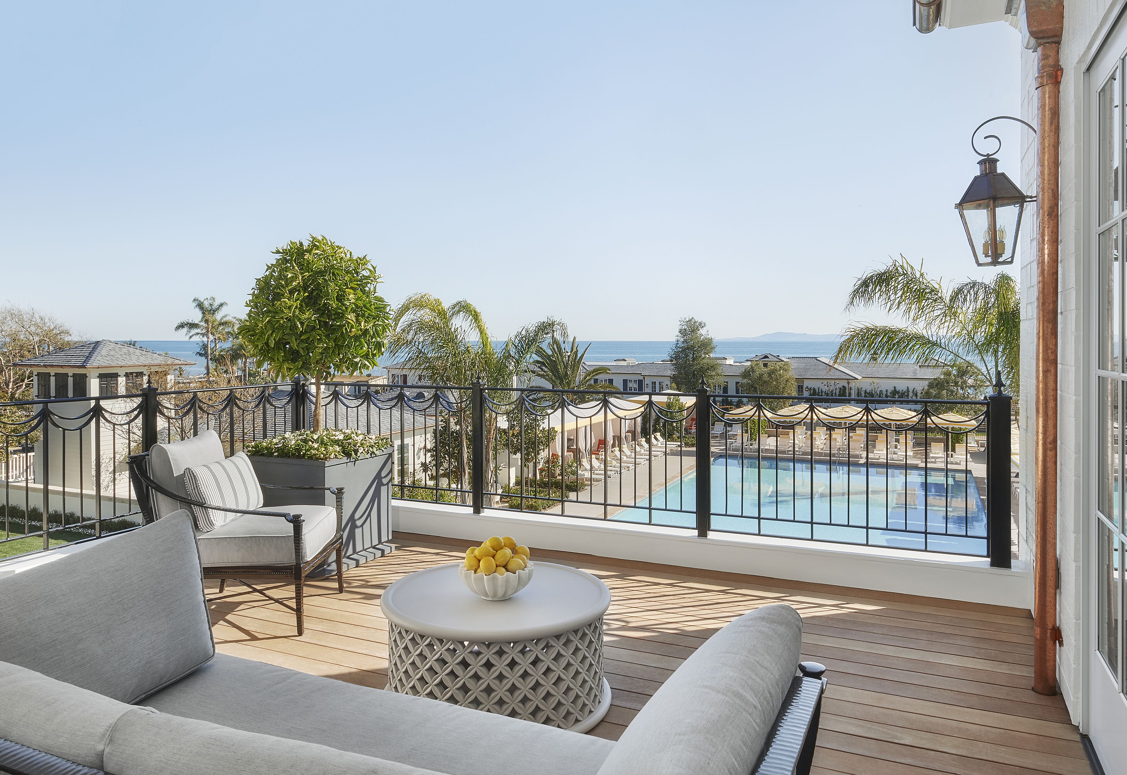 高档床上用品、羽绒被、加厚床垫、迷你吧