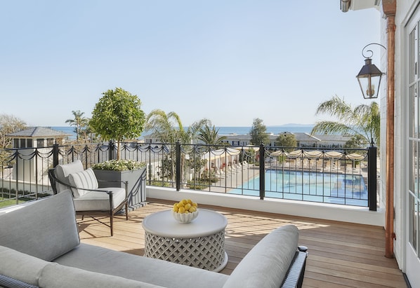 Premium bedding, down comforters, pillowtop beds, minibar