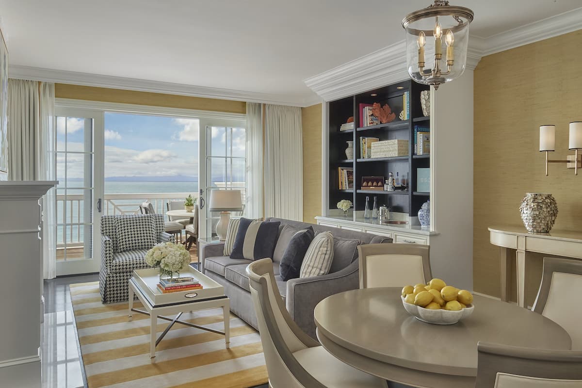 Luxe beddengoed, donsdekens, pillowtop-bedden, een minibar