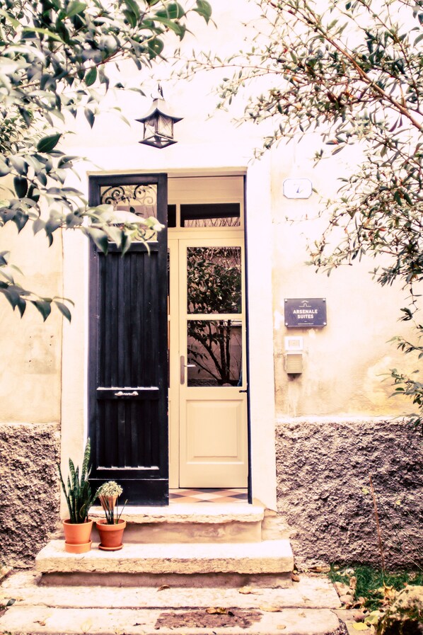 Entrée de l’hébergement