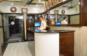 Reception - Hotel Abhinandan Inn Jaipur (Jaipur)