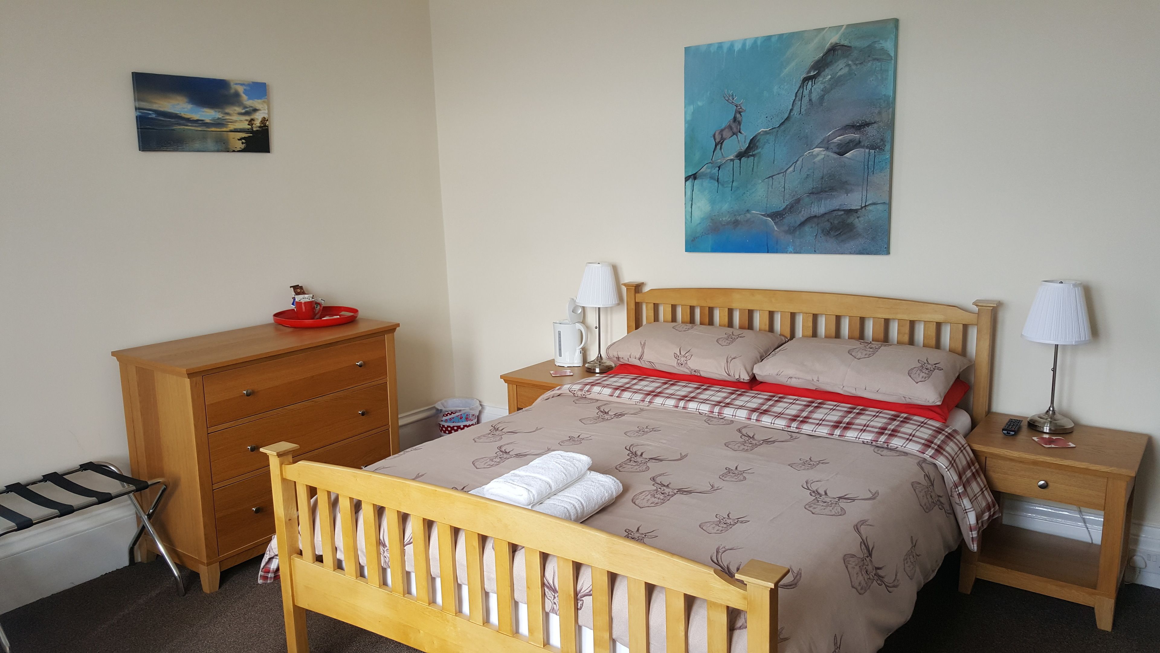 King or Twin Room | Desk, iron/ironing board, free cots/infant beds, bed sheets