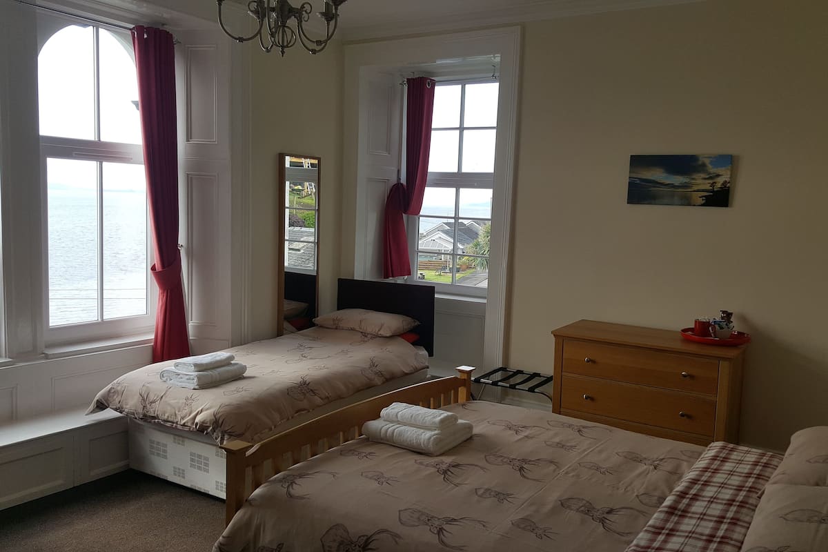 Desk, iron/ironing board, free cots/infant beds, bed sheets