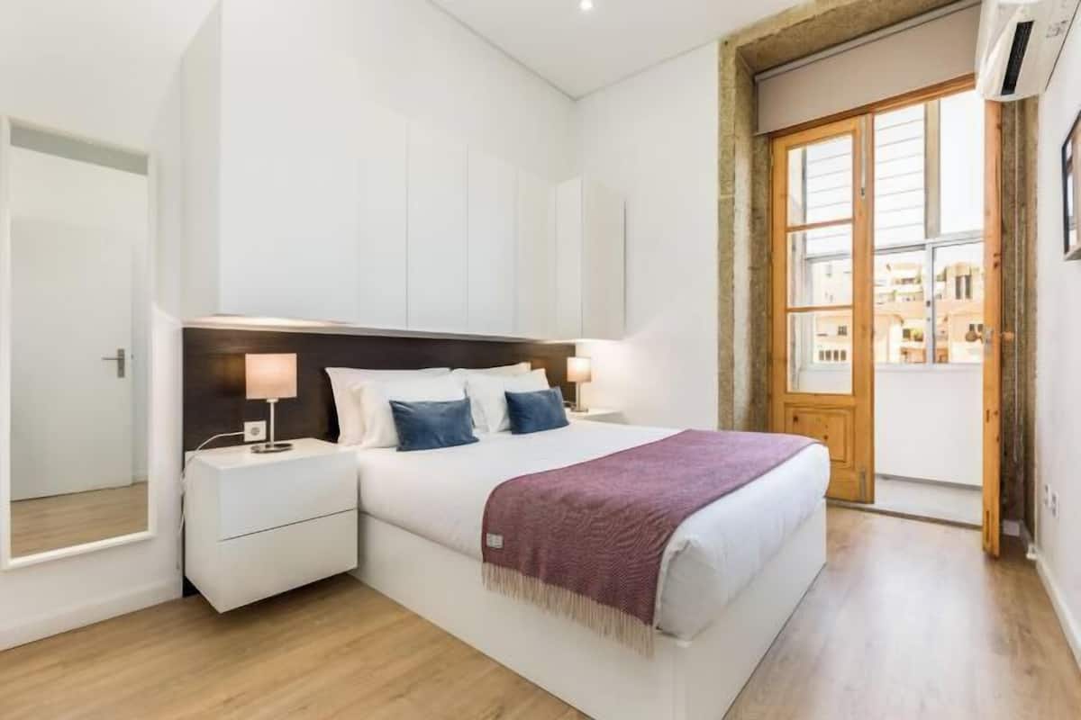 Soundproofing, iron/ironing board (on request), WiFi (free), bed sheets