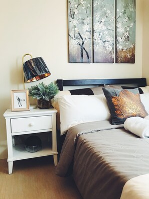 Comfy Stylish Flat near Marco Polo Davao | Desk, iron/ironing board, free WiFi, bed sheets