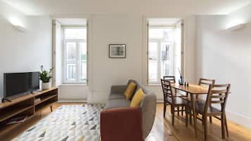 Standard Suite, 1 Bedroom, Mezzanine | Living room | Flat-screen TV