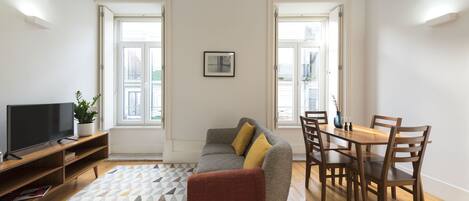 標準套房, 1 間臥室, 樓中樓 | 客廳 | 平面電視