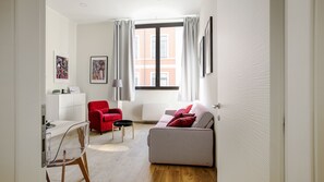 Appartement, 1 slaapkamer | Luxe beddengoed, individueel gemeubileerd, een bureau