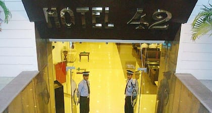 Hotel 42