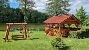 Gazebo - Mazurski Raj - Luksusowa Turystyka (Pozezdrze)