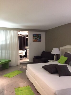 In-room safe, desk, iron/ironing board, free WiFi - Studio résidence de la vieille tour (Le Gosier)