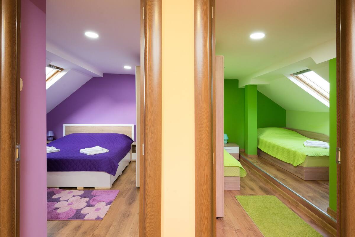 Apartamento Deluxe, 2 habitaciones | Cortinas opacas y sistema de insonorización