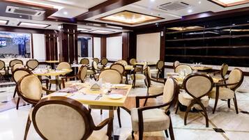 Dagelijks continentaal ontbijt (INR 399 per persoon)