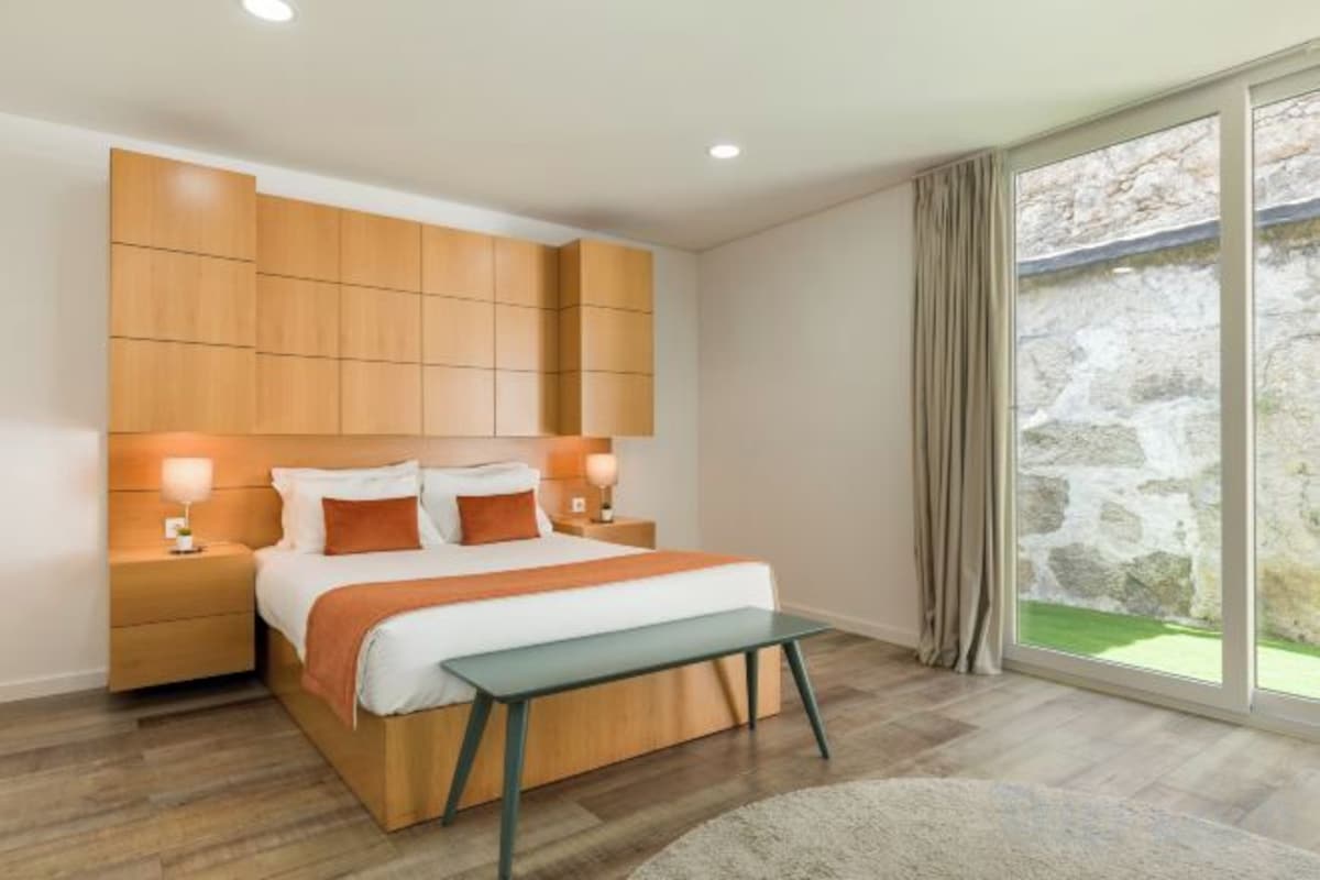 1 bedroom, blackout curtains, soundproofing