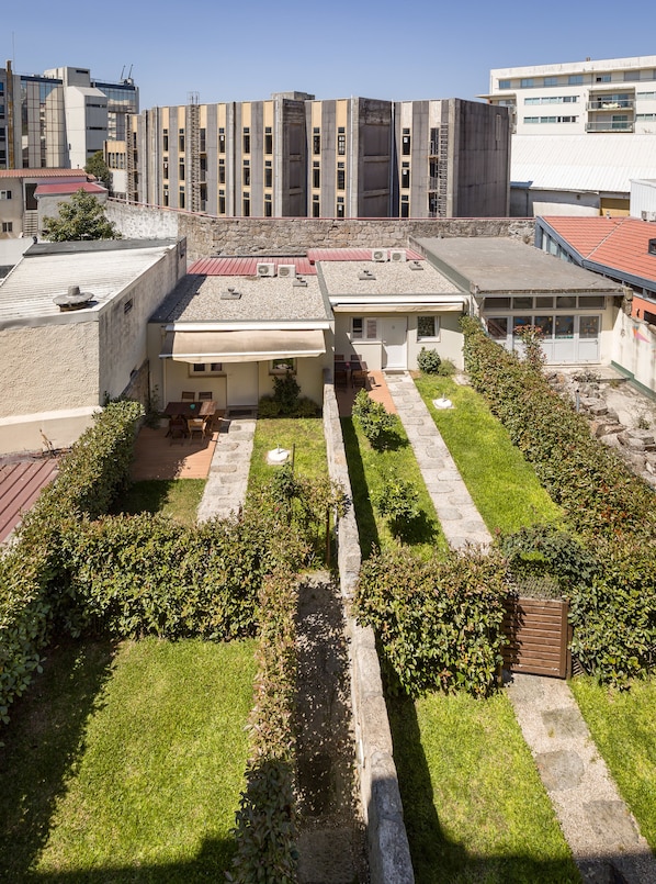 Superior-Apartment, 1 Schlafzimmer, zum Garten hin | Terrasse/Patio