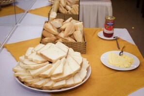 Se sirven desayunos, almuerzos y cenas