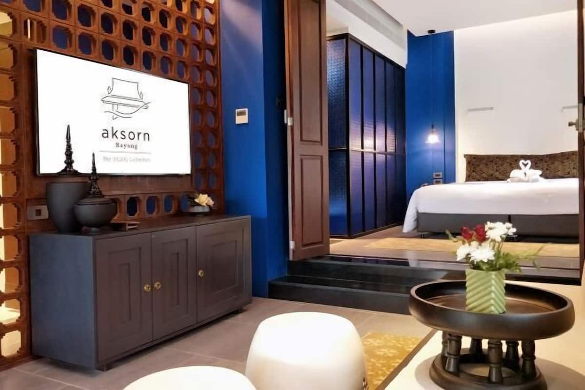 In-room safe, desk, blackout drapes, WiFi (free)