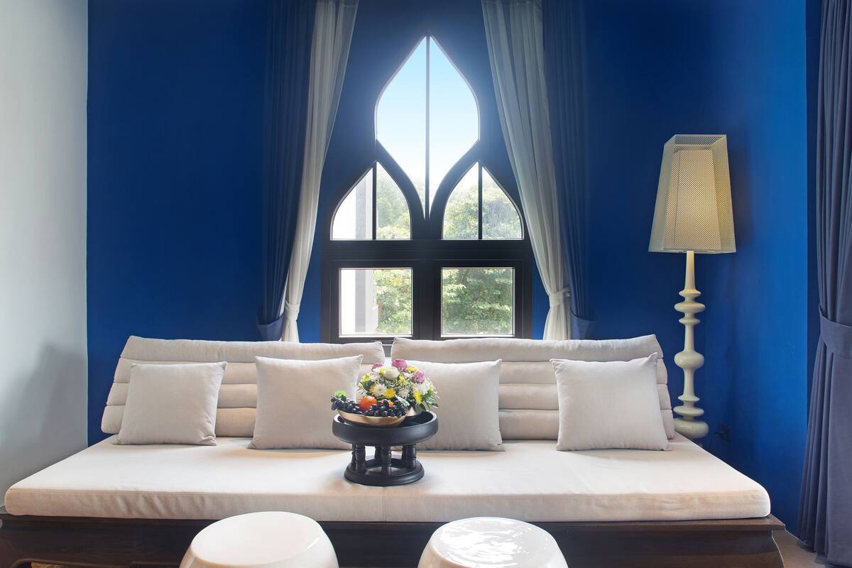 royal suite | 1 bedroom, in-room safe, desk, blackout curtains