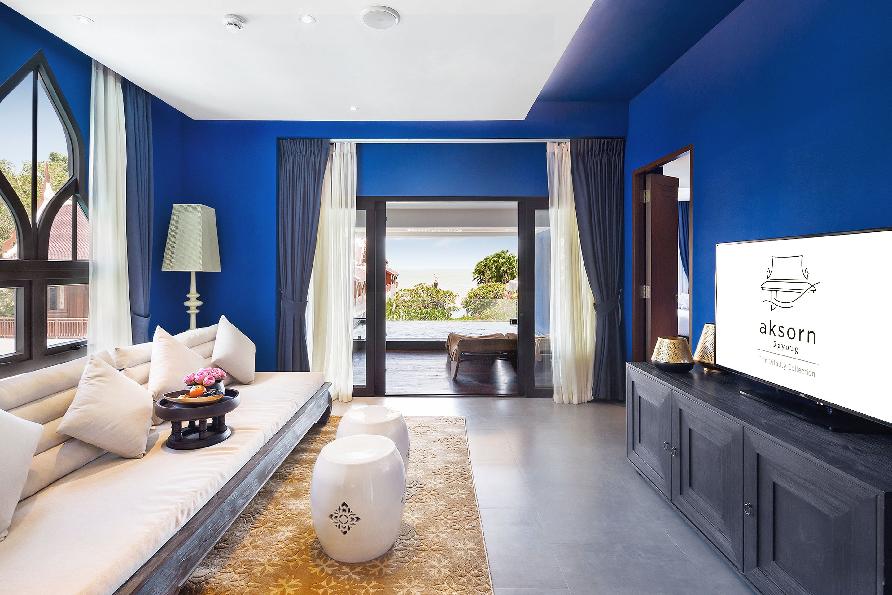 royal suite | living area | flat-screen tv