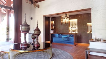 Quầy tiếp tân