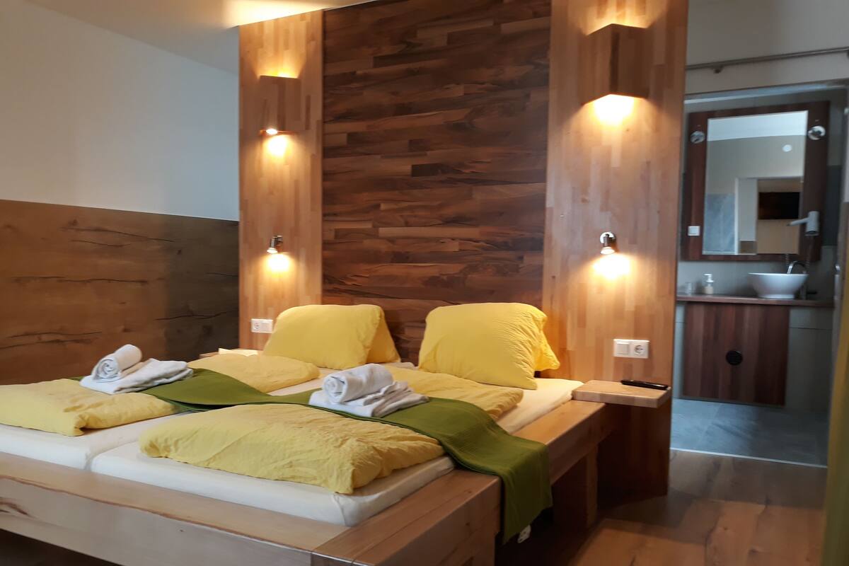Comfort Double Room Single Use, 1 Bedroom | Desk, cribs (free), WiFi (free), bed sheets