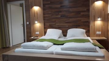 Comfort-Doppelzimmer, 1 Schlafzimmer | Schreibtisch, kostenlose Babybetten, kostenloses WLAN, Bettwäsche