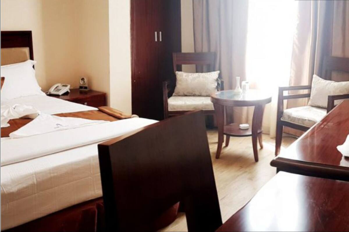 Habitación doble de uso individual | 1 habitación, ropa de cama de alta calidad y minibar