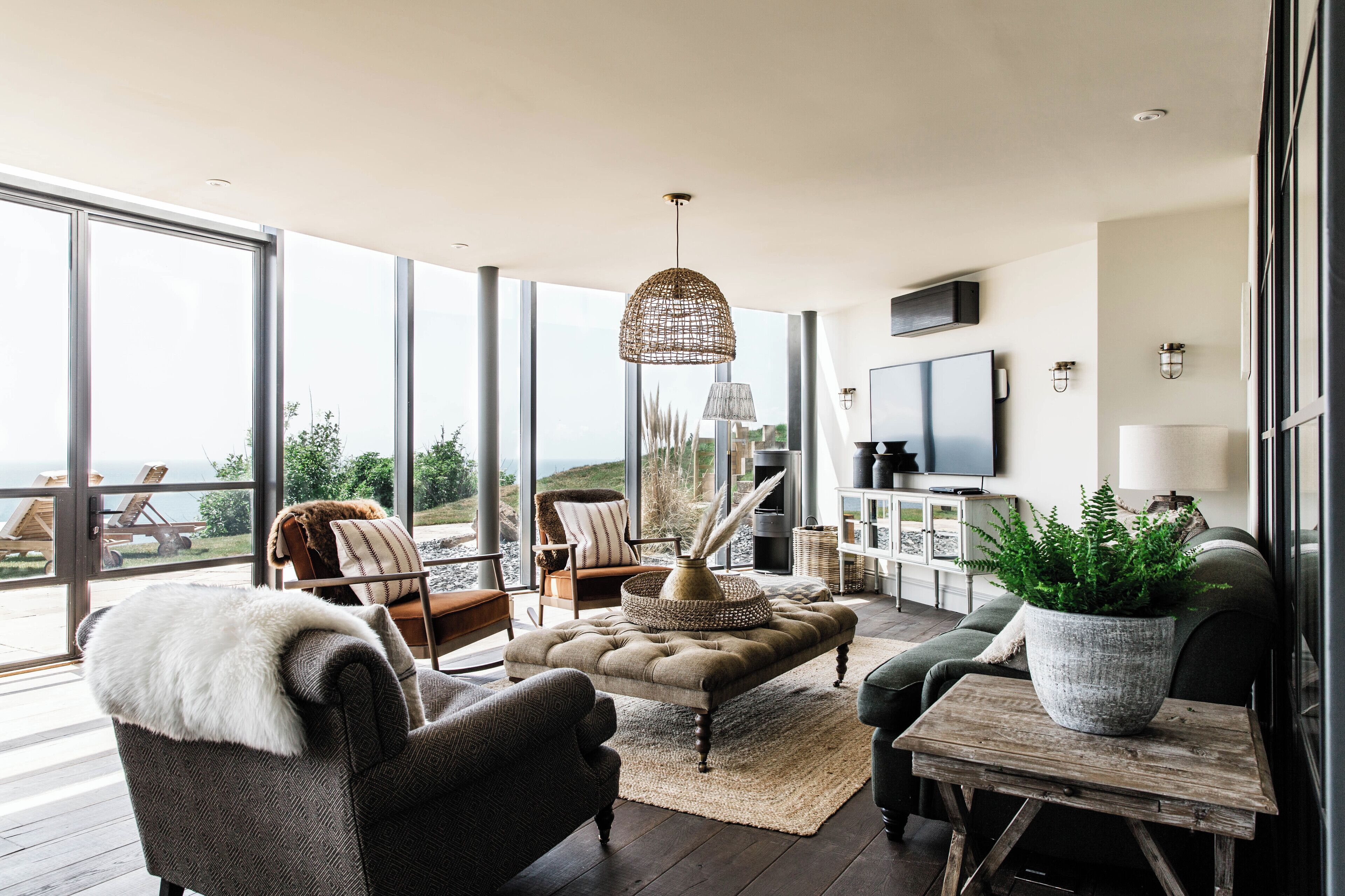 Secret Suite (Pet) | Living area | Flat-screen TV