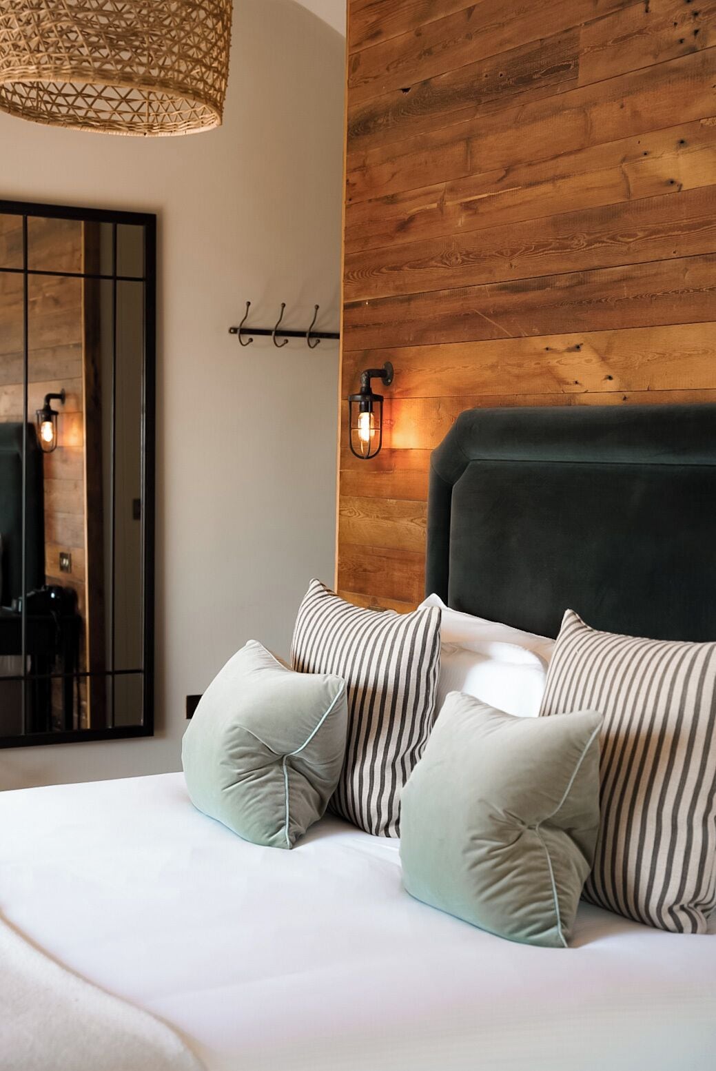 garden junior suite (pet) | 1 bedroom, premium bedding, in-room safe, individually decorated