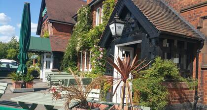 The Carre Arms Hotel