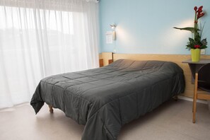 Coffres-forts dans les chambres, bureau, rideaux occultants