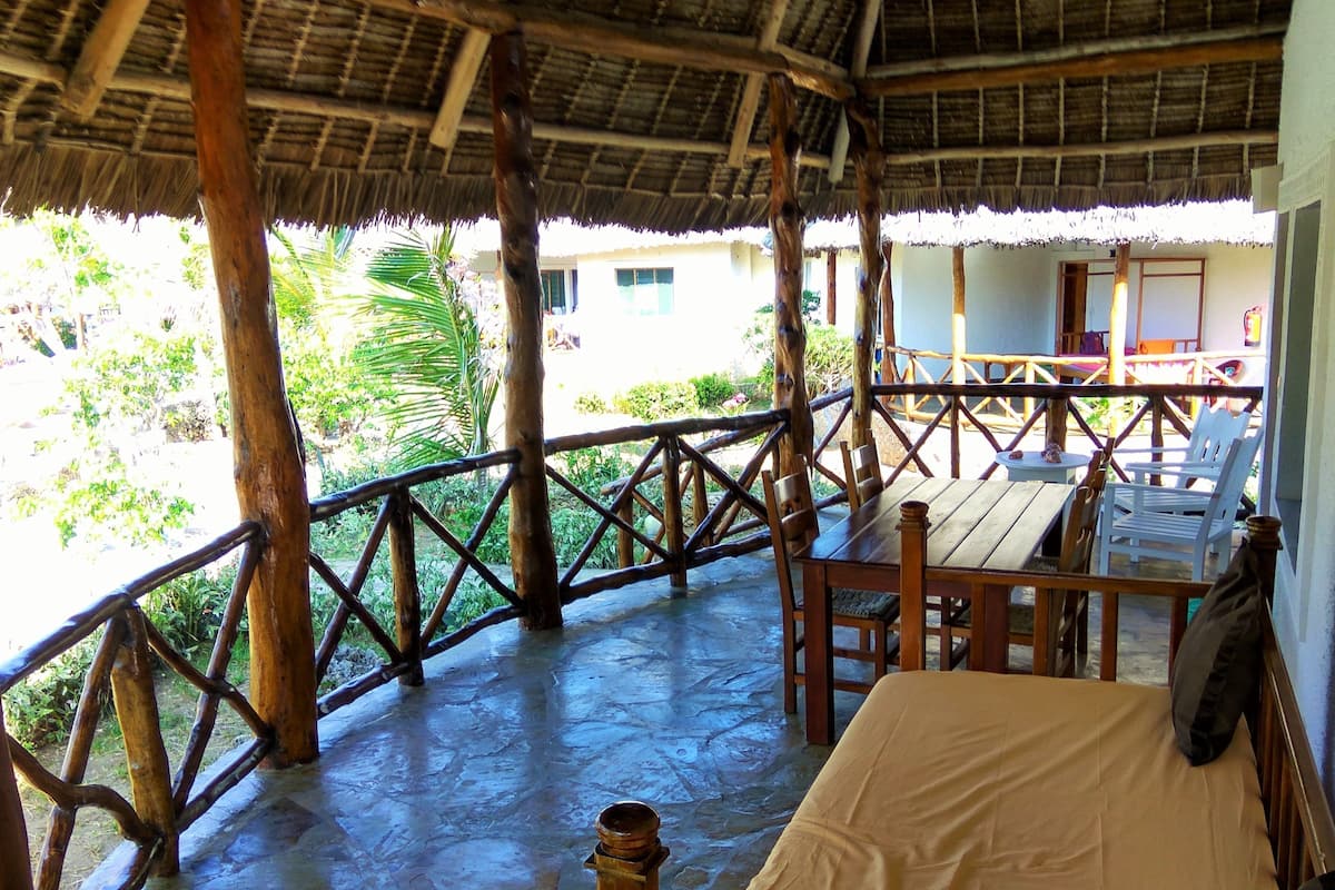 Comfort Cottage, Non Smoking, Pool View